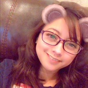 Meet your Posher, April